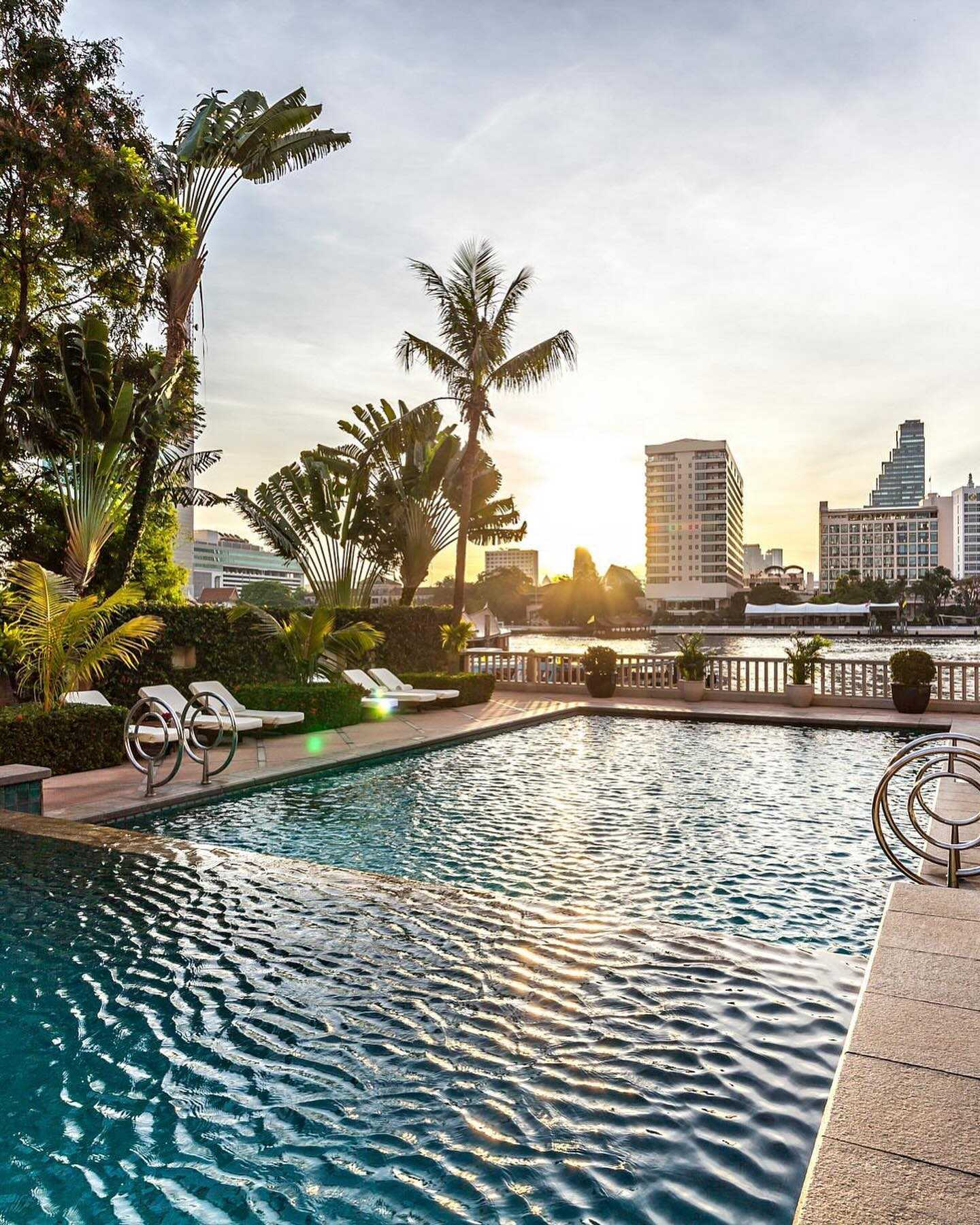 Bangkok-The Peninsula Bangkok, enjoy the beautiful Chao Phraya River city night view