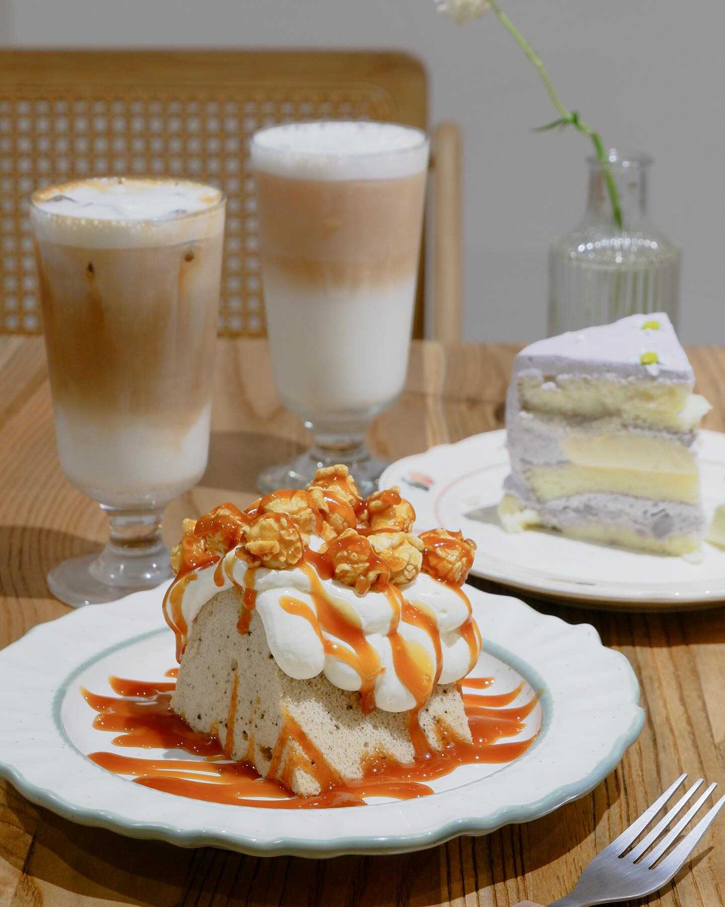 Taiwan-Butter Cake Café at MRT Dapinglin Station, the taro pudding cake is delicious