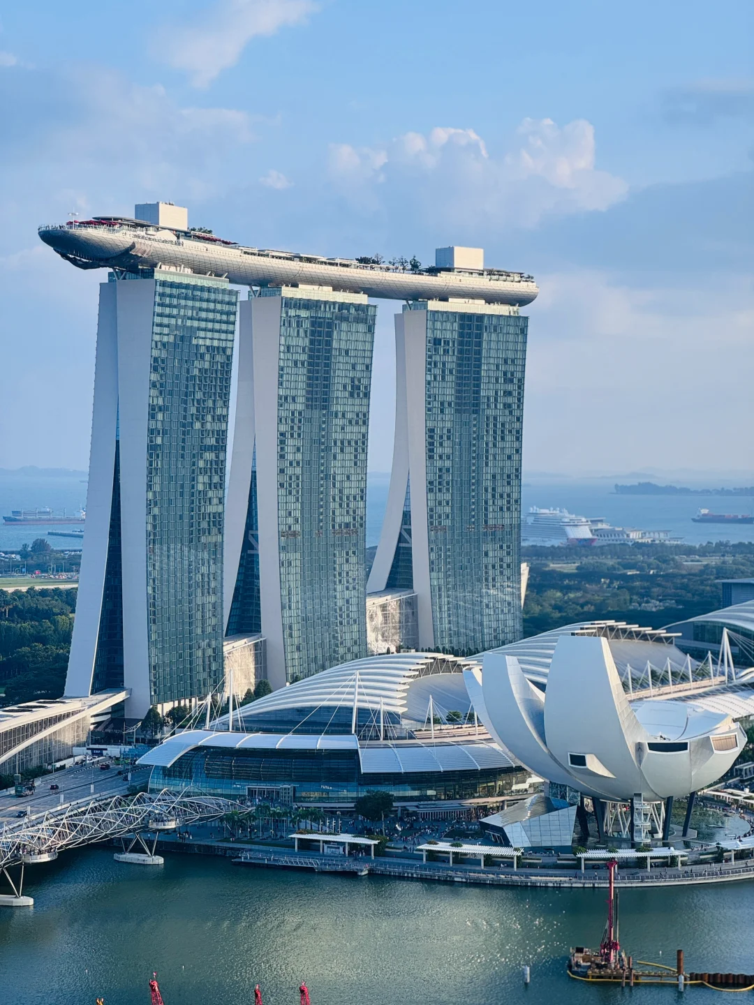 Singapore-The view from the balcony of the Pan Pacific Hotel in Marina Bay amazed me