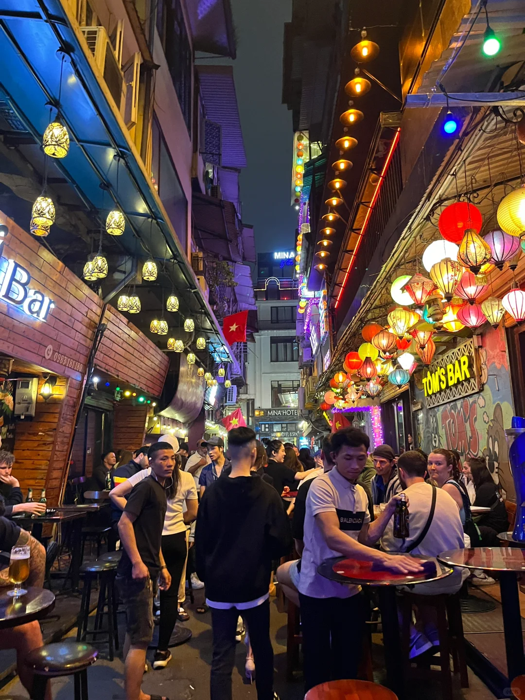 Hanoi-A must-go place in Hanoi to have a drink at Bia boi corner bar street