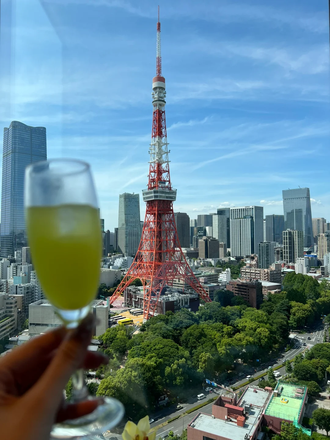 Tokyo-The prince park tower tokyo hotel, free use of all drinks in the lounge on the 32nd floor