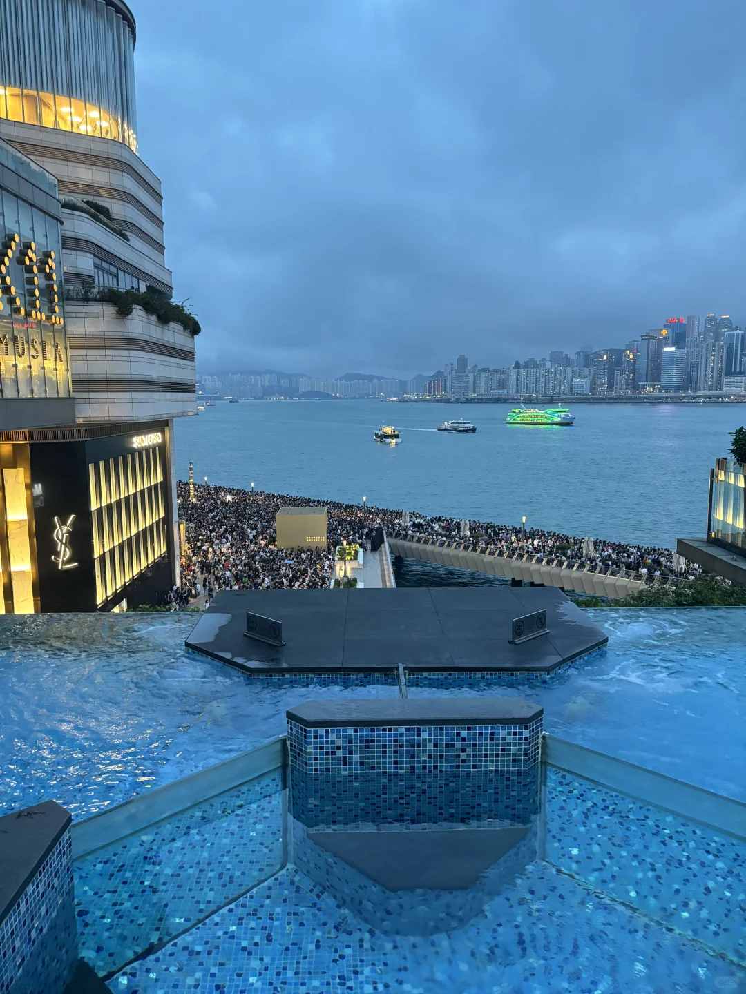 Hong kong-The Regent Hotel, Hong Kong, I am more and more obsessed with sea view hotels