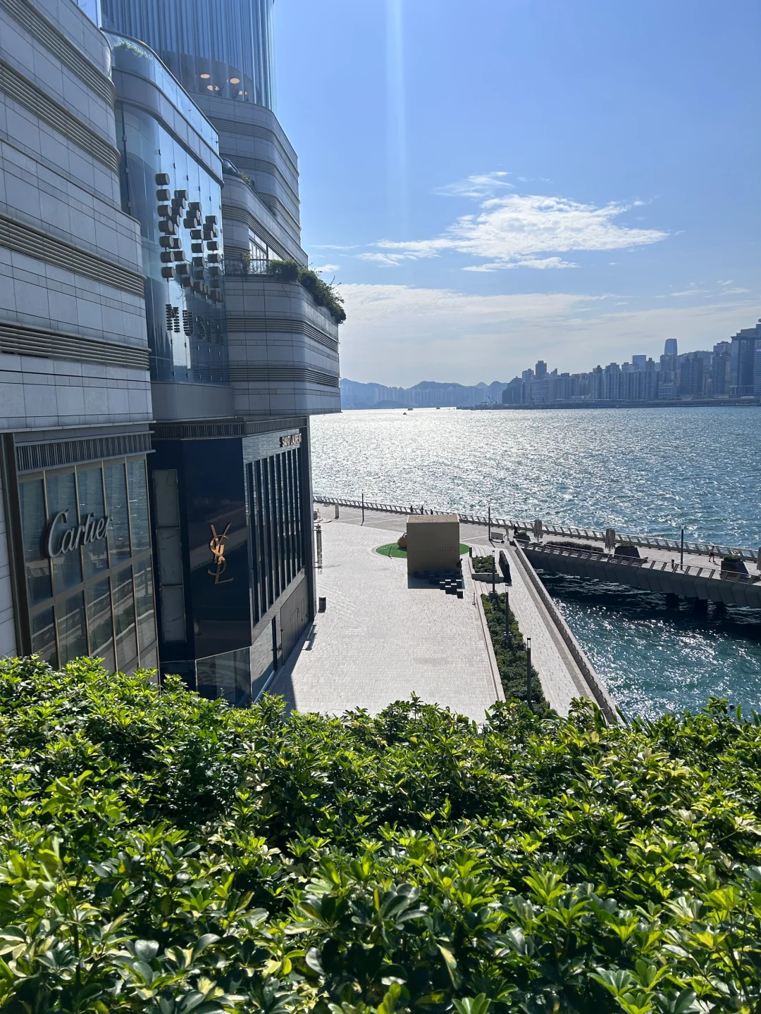 Hong kong-Regent Hotel, with a Japanese-style decoration that overlooks the entire Victoria Harbour