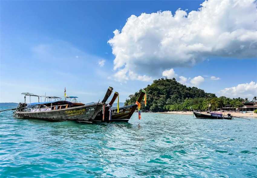 Krabi-Fun travel guide to Krabi, Thailand: island hopping, sea watching, and night market shopping