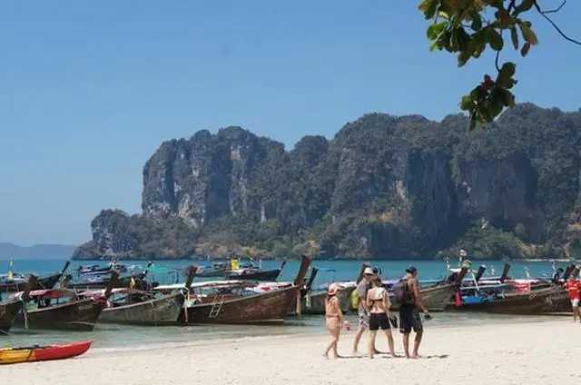 Krabi-In Thailand, there is a place called Krabi where European and American tourists gather.