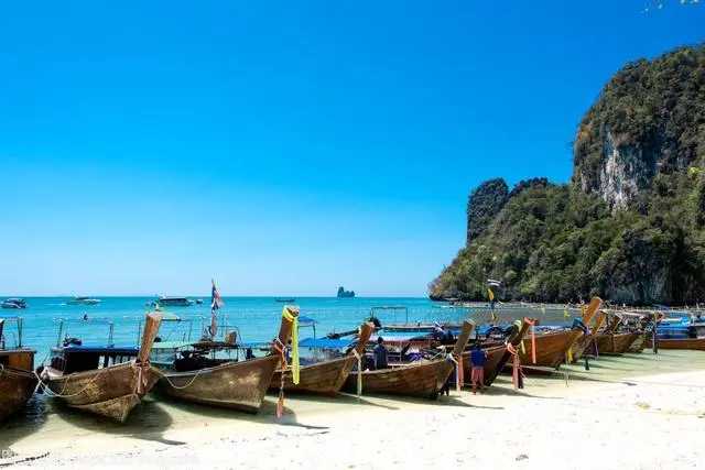 Krabi-In Thailand, there is a place called Krabi where European and American tourists gather.