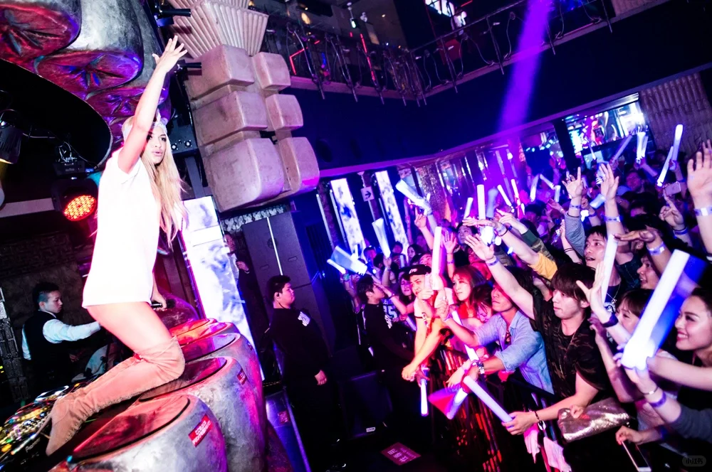 Sapporo/Hokkaido-Hokkaido's most popular nightclub KING XMHU, free drinks on weekdays