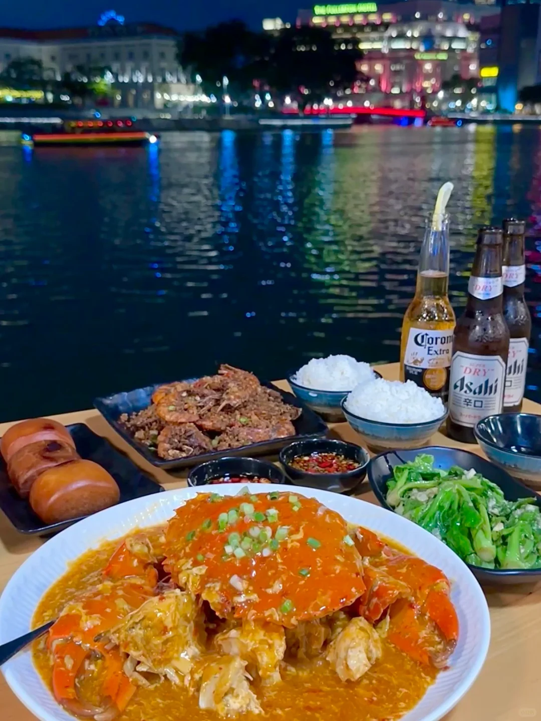 Singapore-When traveling to Singapore?️, you must visit the seafood restaurants at Boat Quay