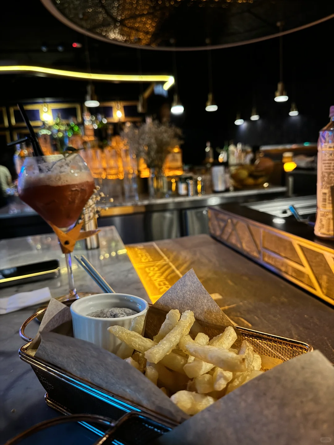 Taiwan-Posino Taipei Bar, drink and exchange chips. The more you drink, the more fun it is. ?Vegas style