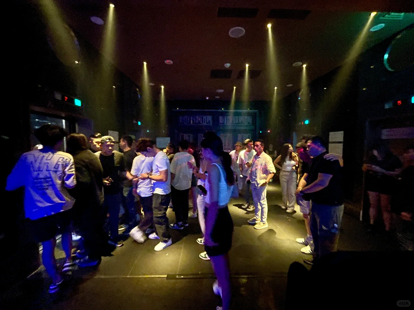 Taiwan-ATT 4 FUN, a gathering place for young people's nightlife in Taipei