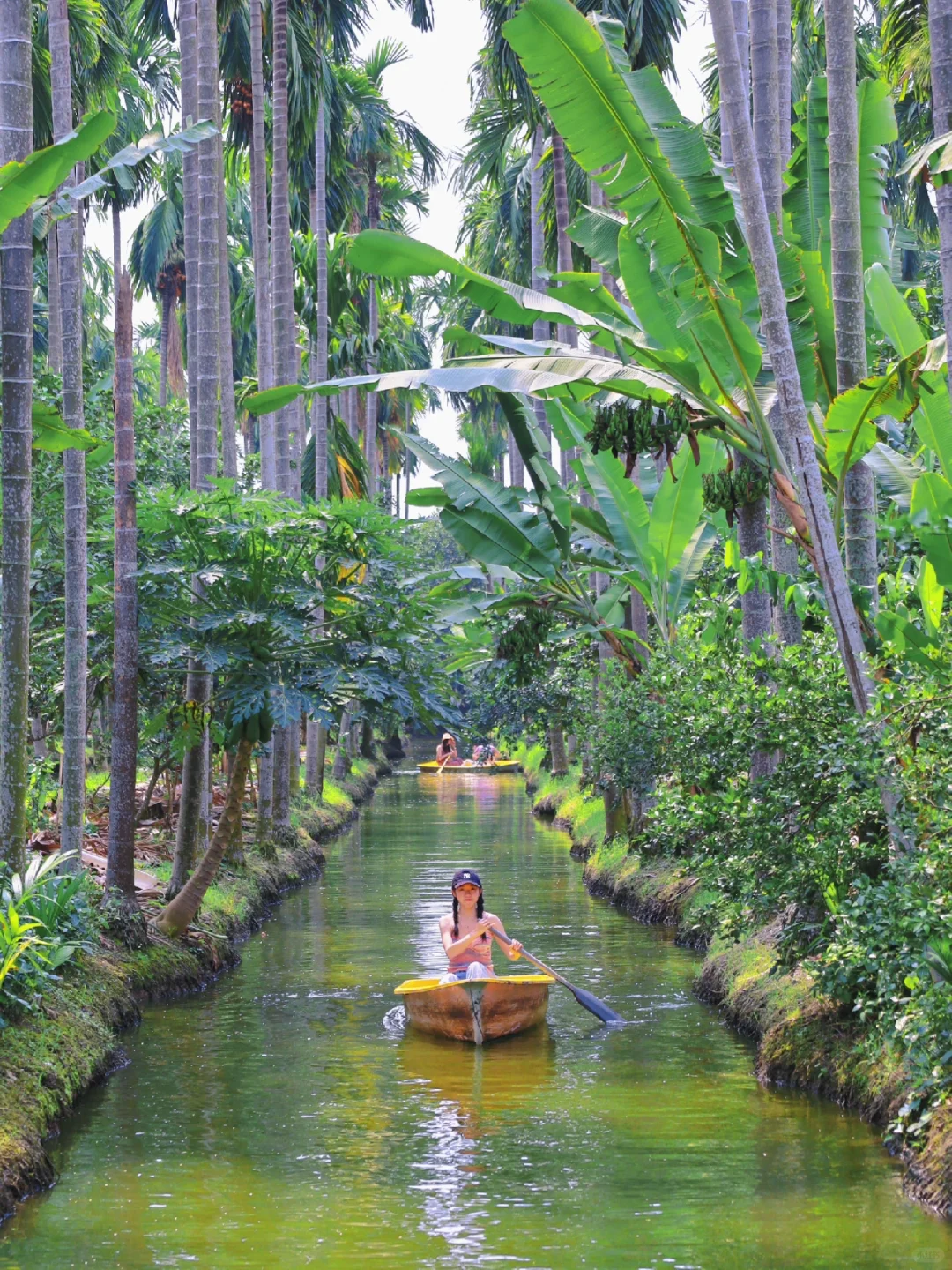 Bangkok-Noir Cafe and Hostel, a cup of coffee ☕️ and unlimited rainforest boating?