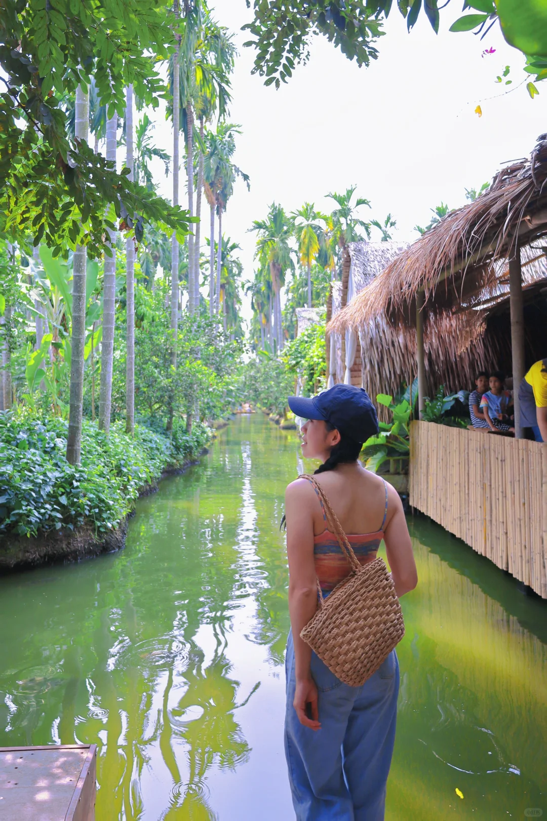 Bangkok-Noir Cafe and Hostel, a cup of coffee ☕️ and unlimited rainforest boating🚣