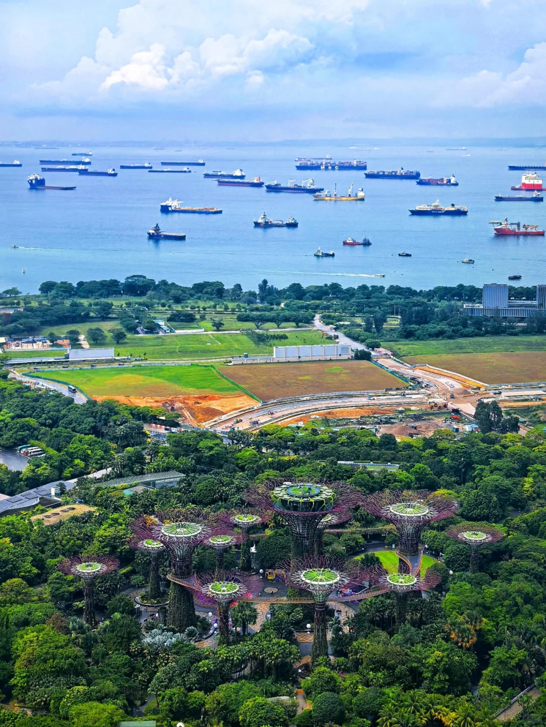 Singapore-Gardens by the Bay is undoubtedly an iconic destination for tourists in Singapore.