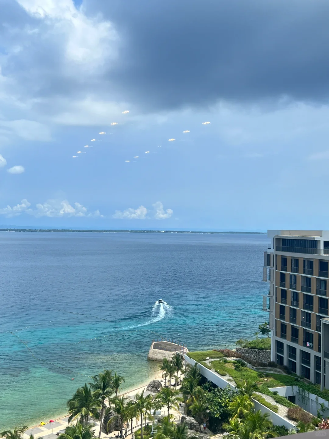 Cebu-Sheraton Cebu Hotel, you can immediately enjoy the stunning sea view of Mactan Island