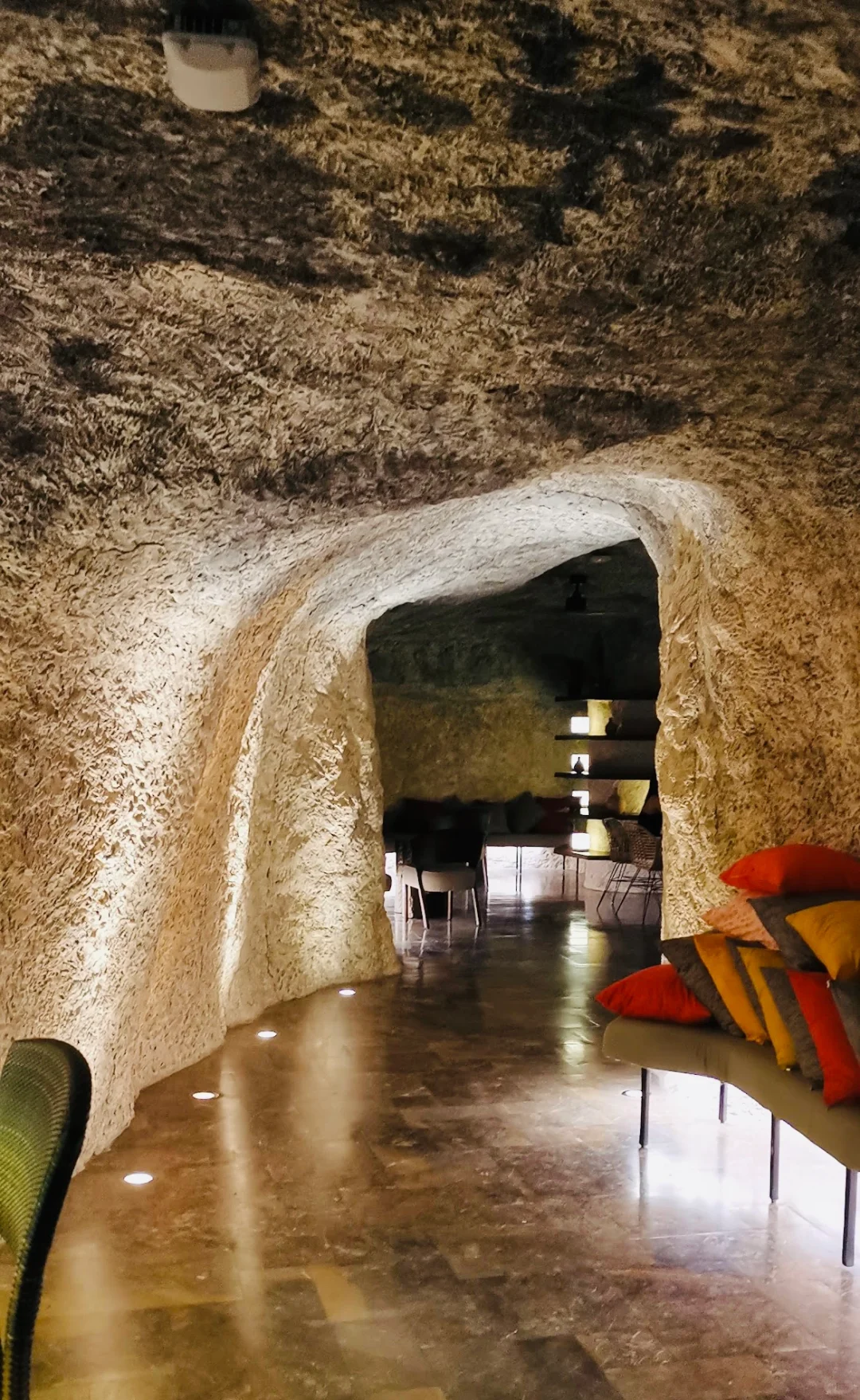 Cebu-The Buhi Cave💕 at the Sheraton Cebu Hotel is very romantic and suitable for couples