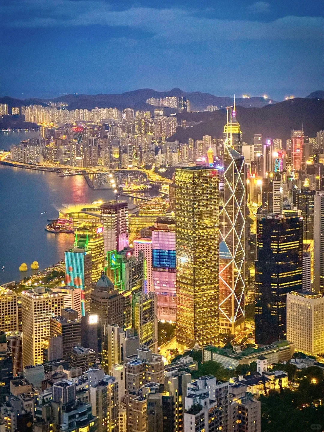 Hong kong-If you haven’t seen the night view of Victoria Harbour, you haven’t been to Hong Kong!