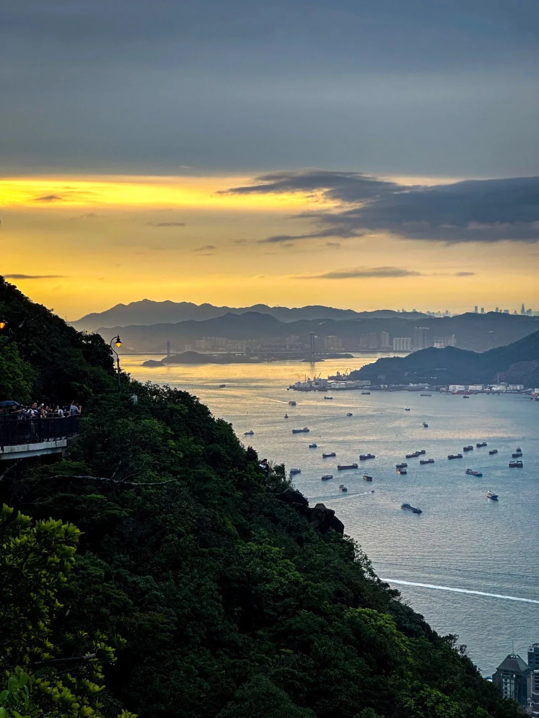 Hong kong-If you haven’t seen the night view of Victoria Harbour, you haven’t been to Hong Kong!