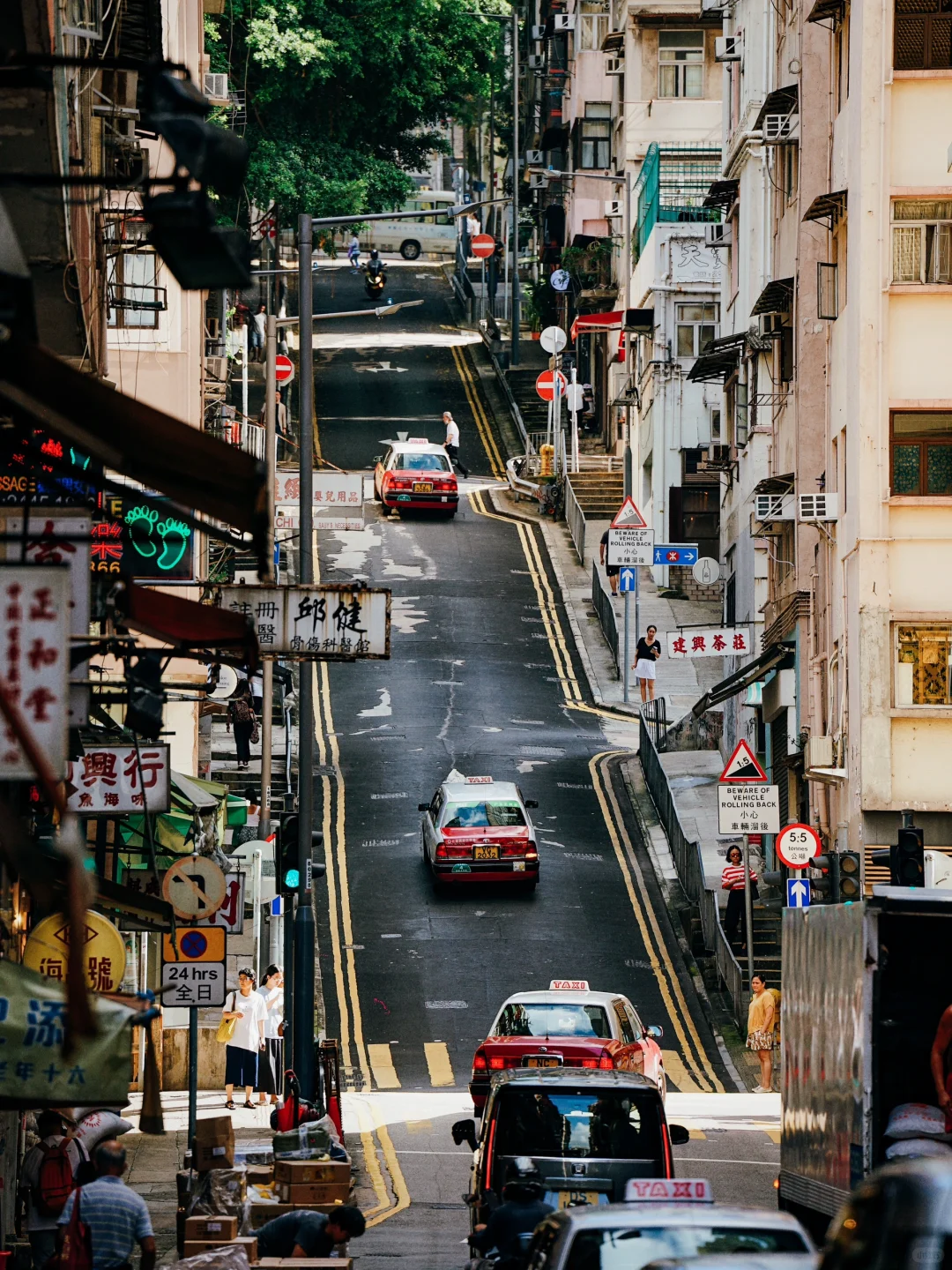 Hong kong-Romantic island trip in Sai Wan, witness the encounter between sunset and island