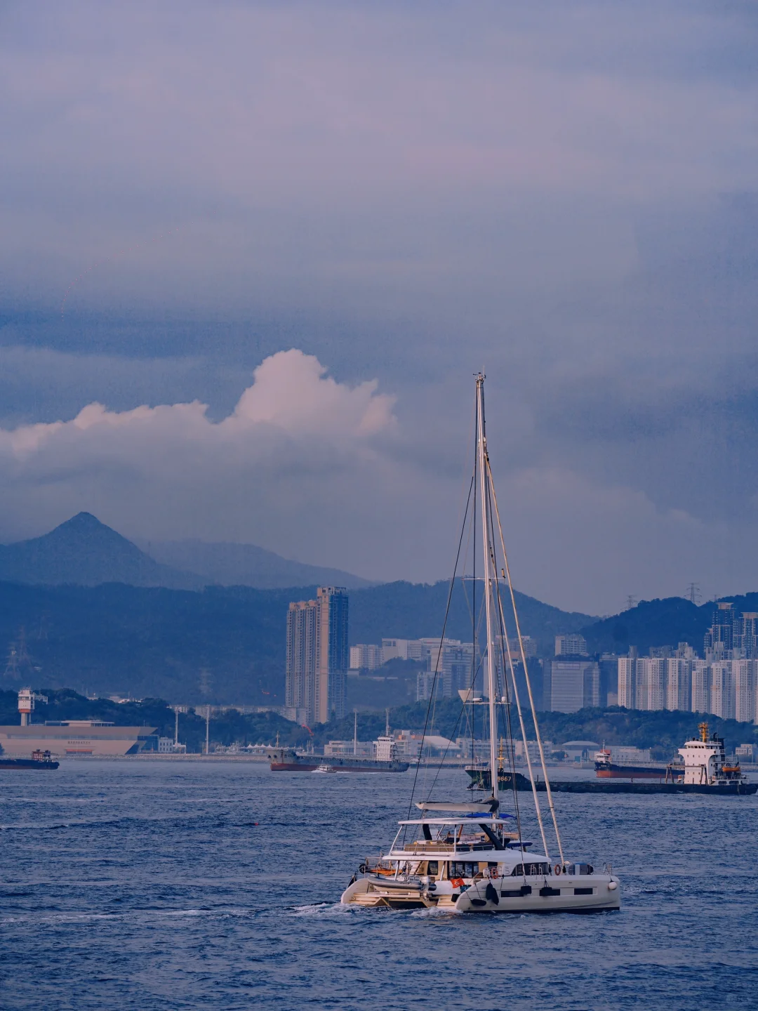 Hong kong-Romantic island trip in Sai Wan, witness the encounter between sunset and island