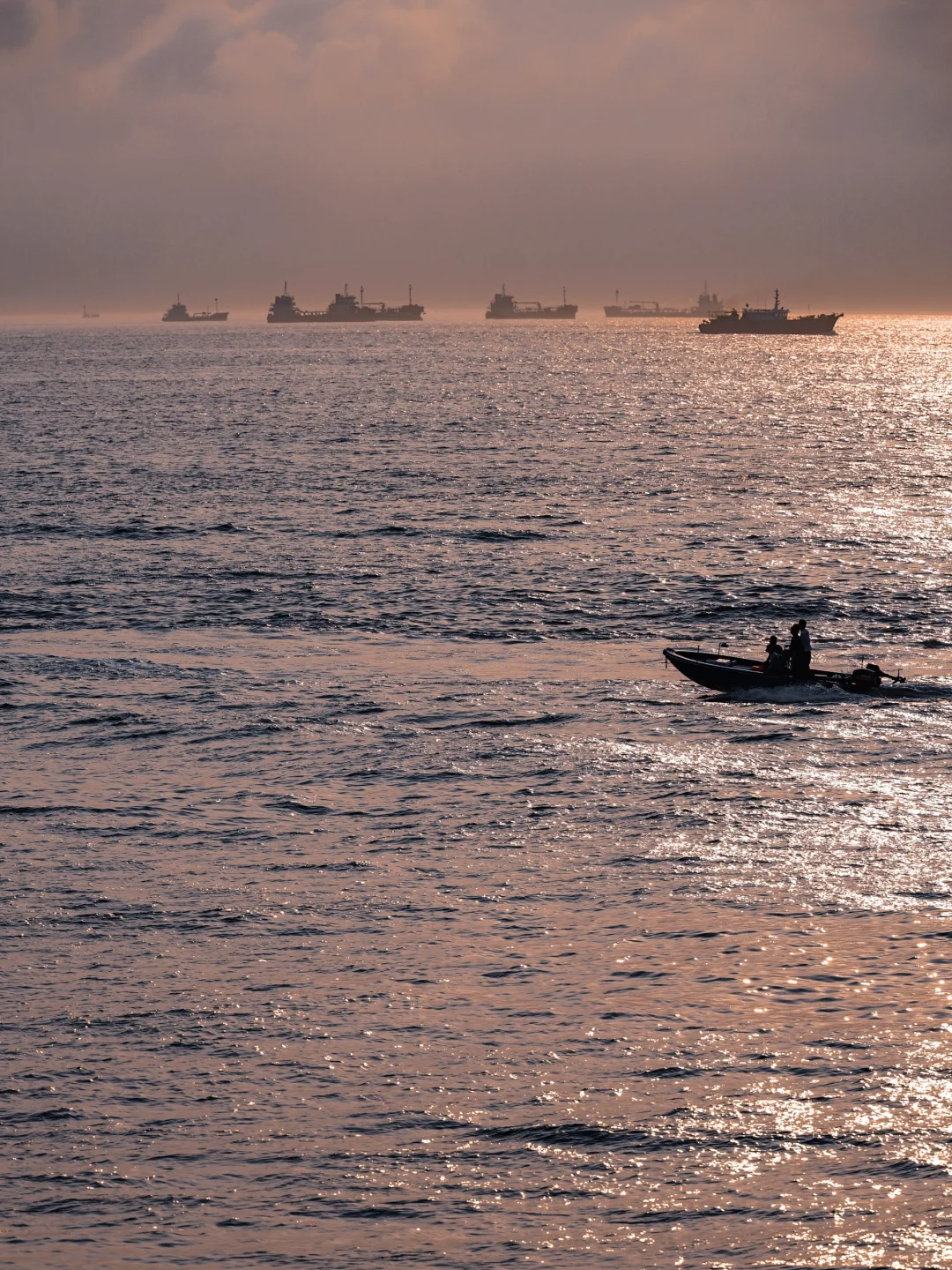 Hong kong-Romantic island trip in Sai Wan, witness the encounter between sunset and island