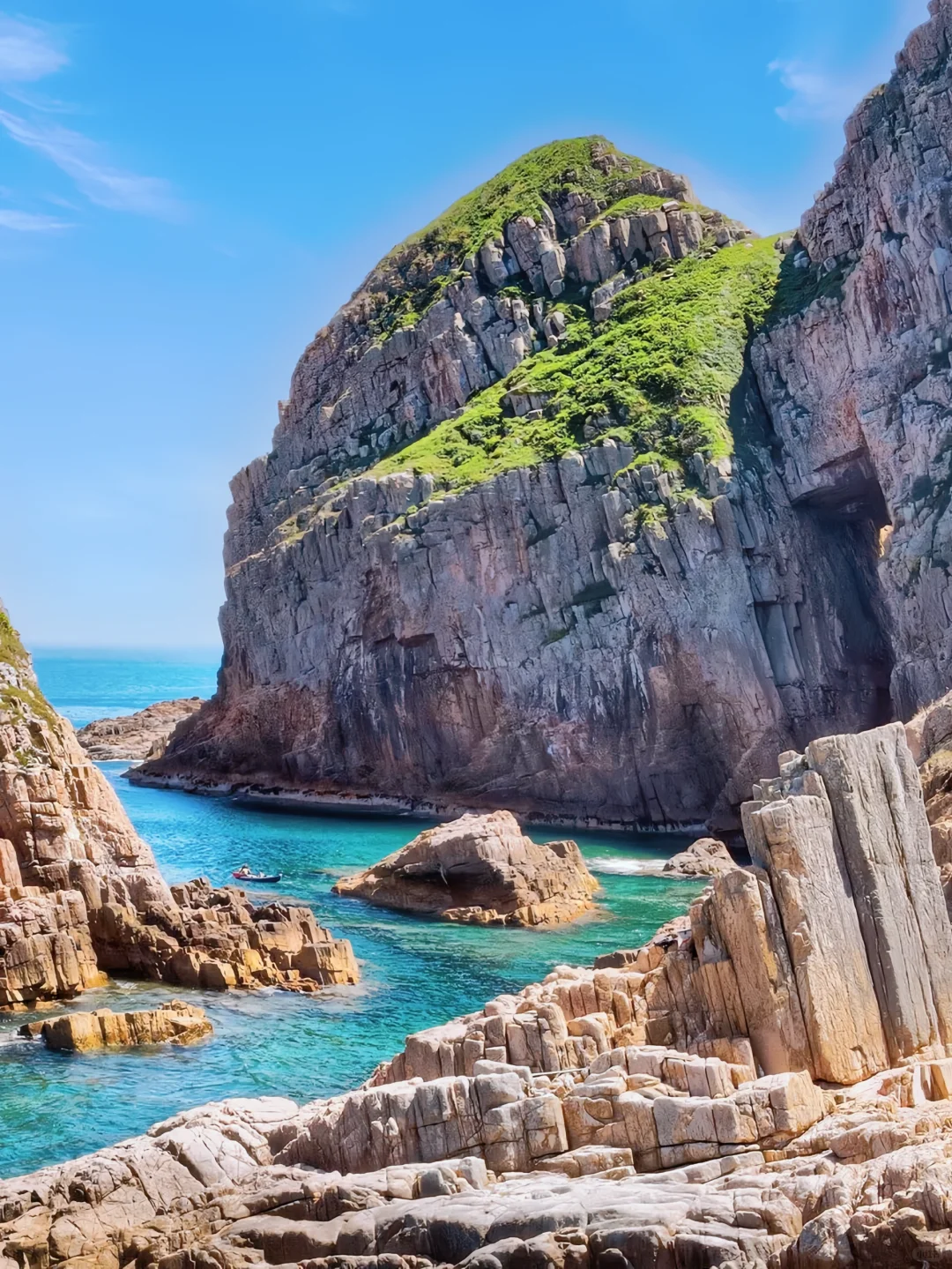 Hong kong-Hong Kong Flint Island, the clear blue Jelly Sea🤹🏻‍♀️, a water park created by nature