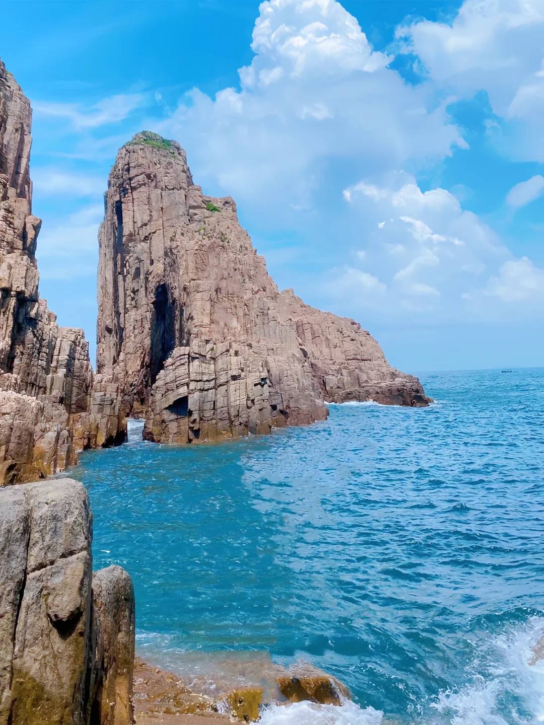 Hong kong-Hong Kong Flint Island, the clear blue Jelly Sea🤹🏻‍♀️, a water park created by nature