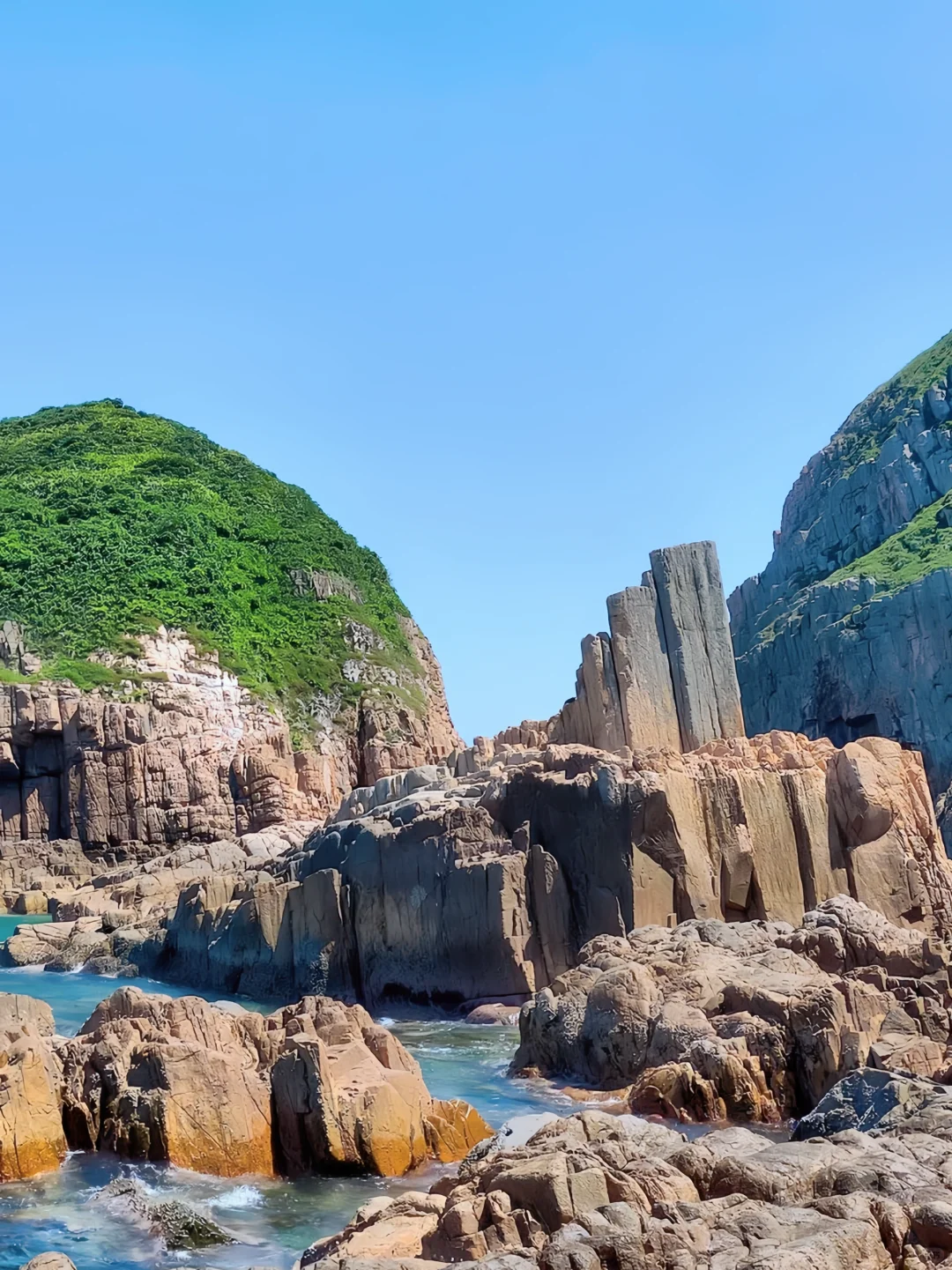 Hong kong-Hong Kong Flint Island, the clear blue Jelly Sea🤹🏻‍♀️, a water park created by nature