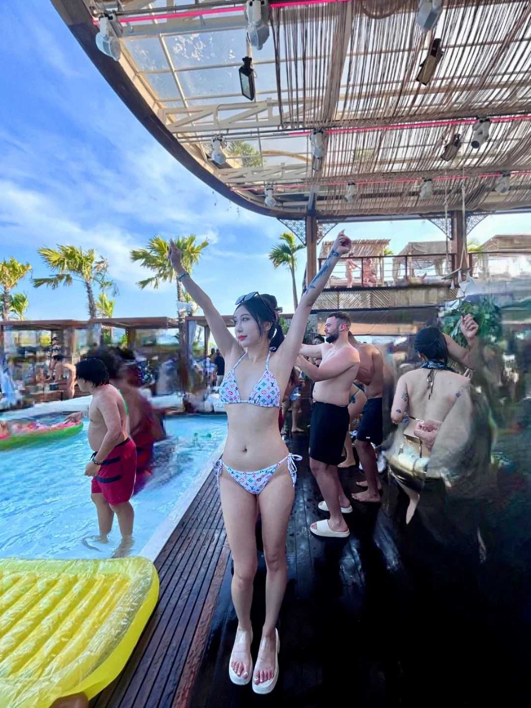 Phuket-The world's first floating bar club in Phuket ♥, Yona, is a paradise for young people