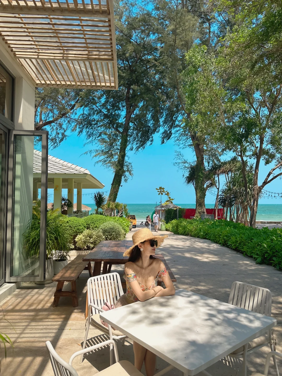 Hua Hin-The Standard, Hua Hin🏨, decorated in lemon yellow, with parasols and beach chairs