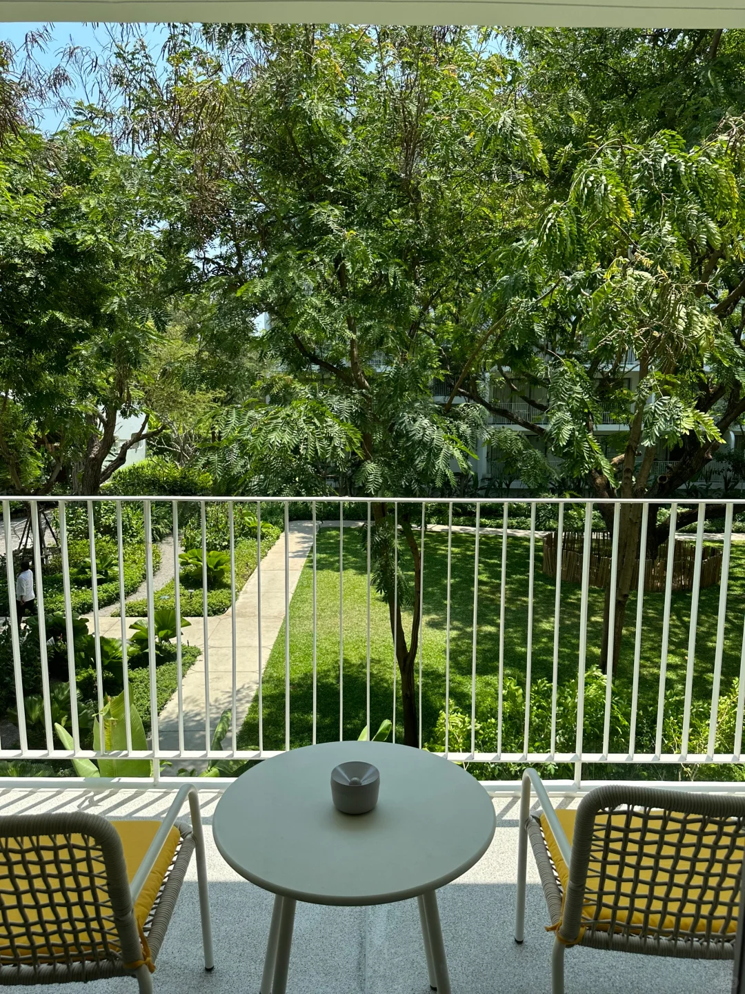 Hua Hin-The Standard, Hua Hin🏨, decorated in lemon yellow, with parasols and beach chairs