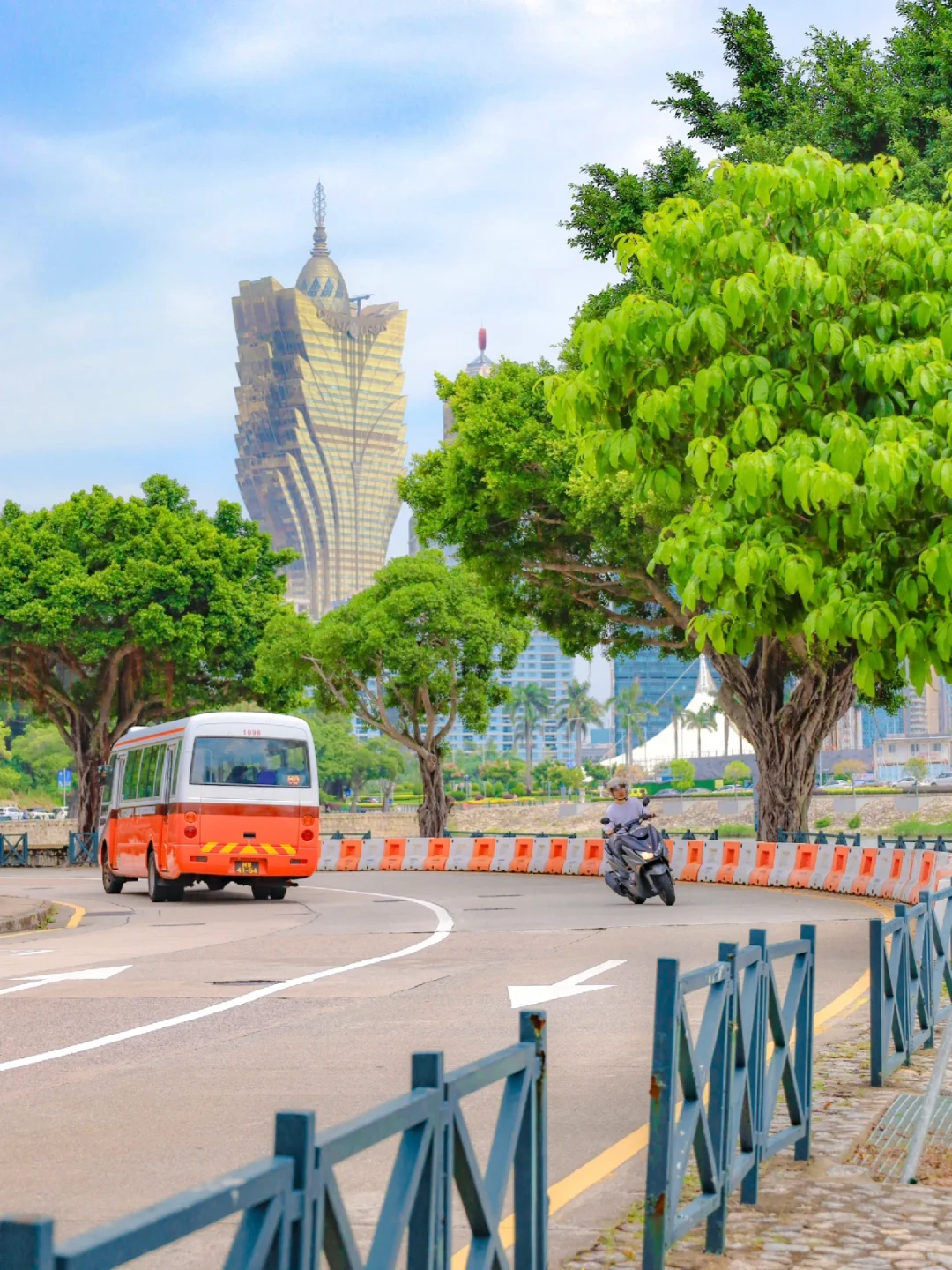 Macao-Macau city walking tour, pink romantic path leading to the seaside?