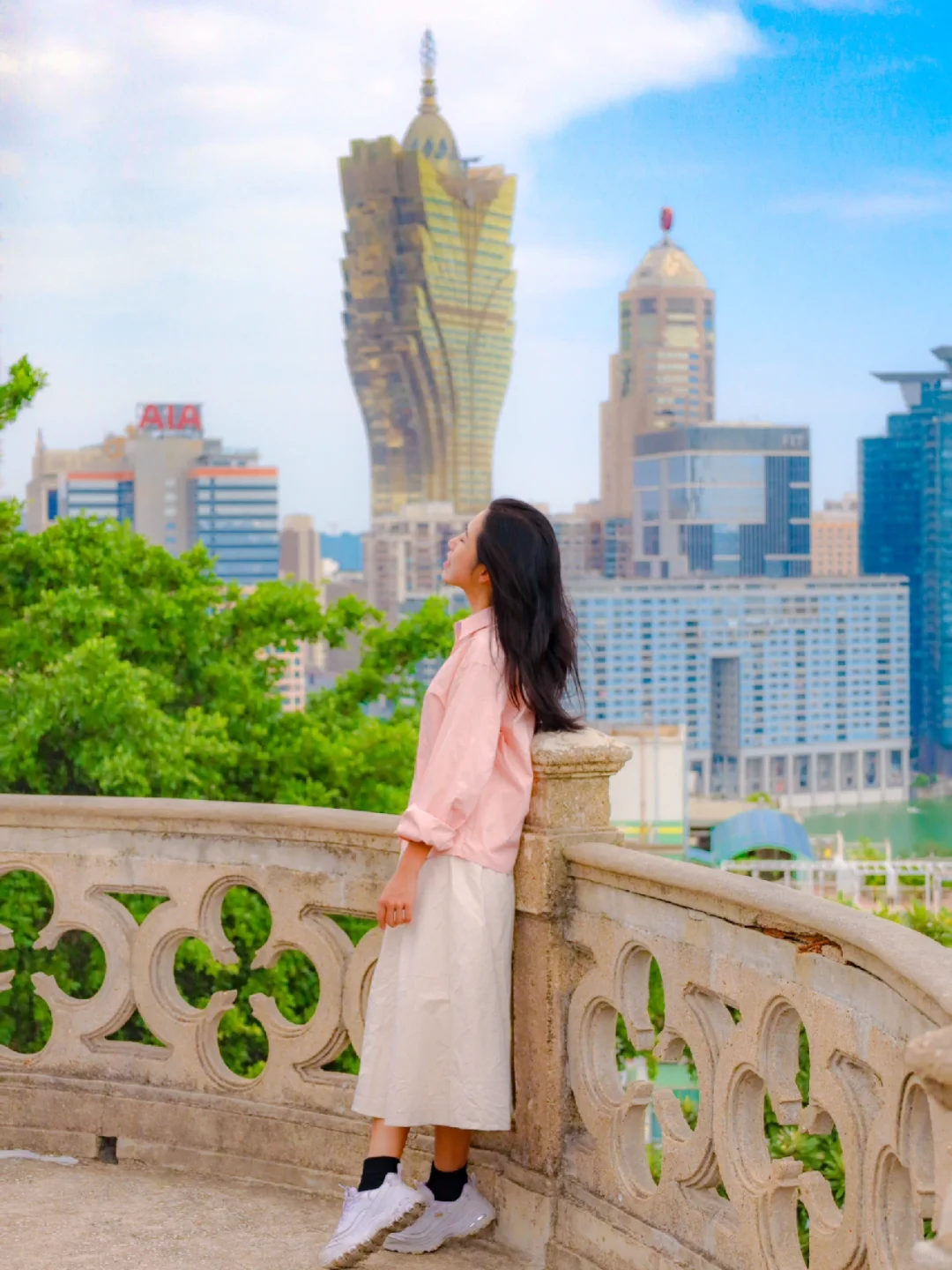 Macao-Macau city walking tour, pink romantic path leading to the seaside?