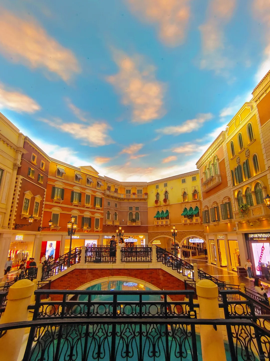 Macao-The luxurious casinos and bustling old town of Macau Peninsula