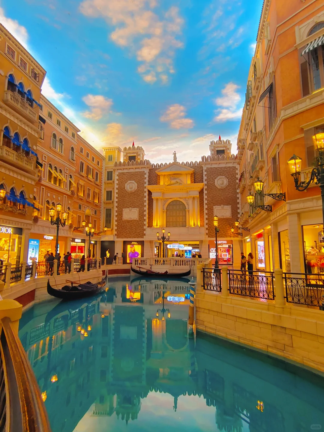 Macao-The luxurious casinos and bustling old town of Macau Peninsula