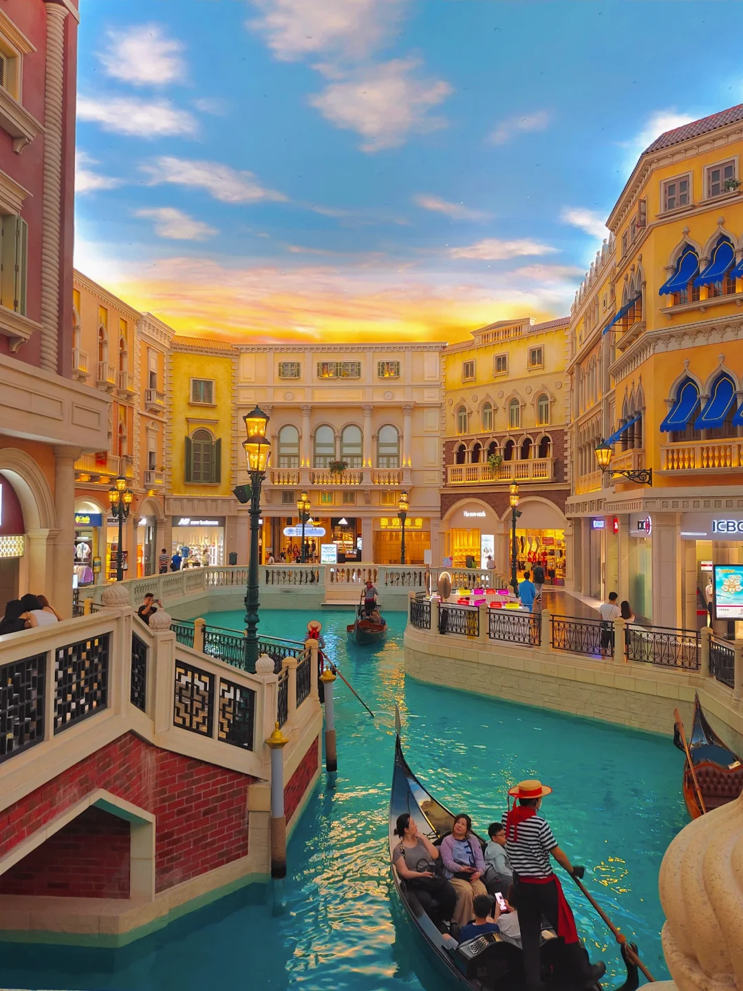 Macao-The luxurious casinos and bustling old town of Macau Peninsula