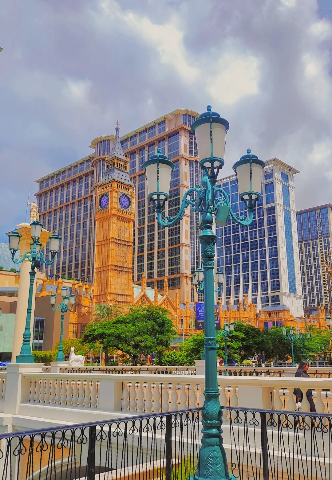 Macao-The luxurious casinos and bustling old town of Macau Peninsula