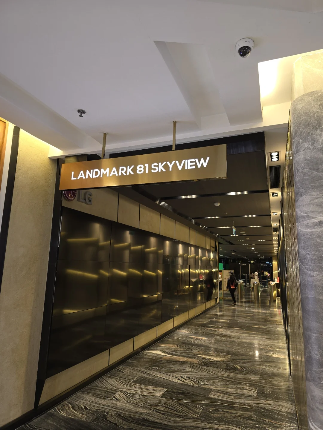 Ho Chi Minh-Check in at Landmark 81, a new landmark in Ho Chi Minh City, Vietnam