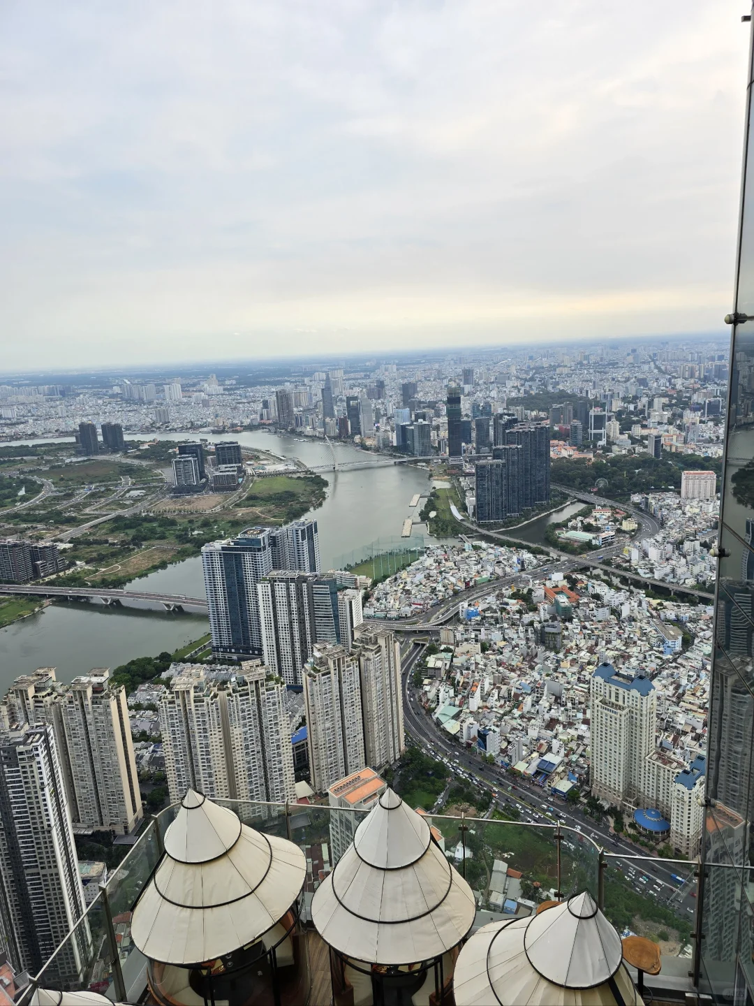 Ho Chi Minh-Check in at Landmark 81, a new landmark in Ho Chi Minh City, Vietnam