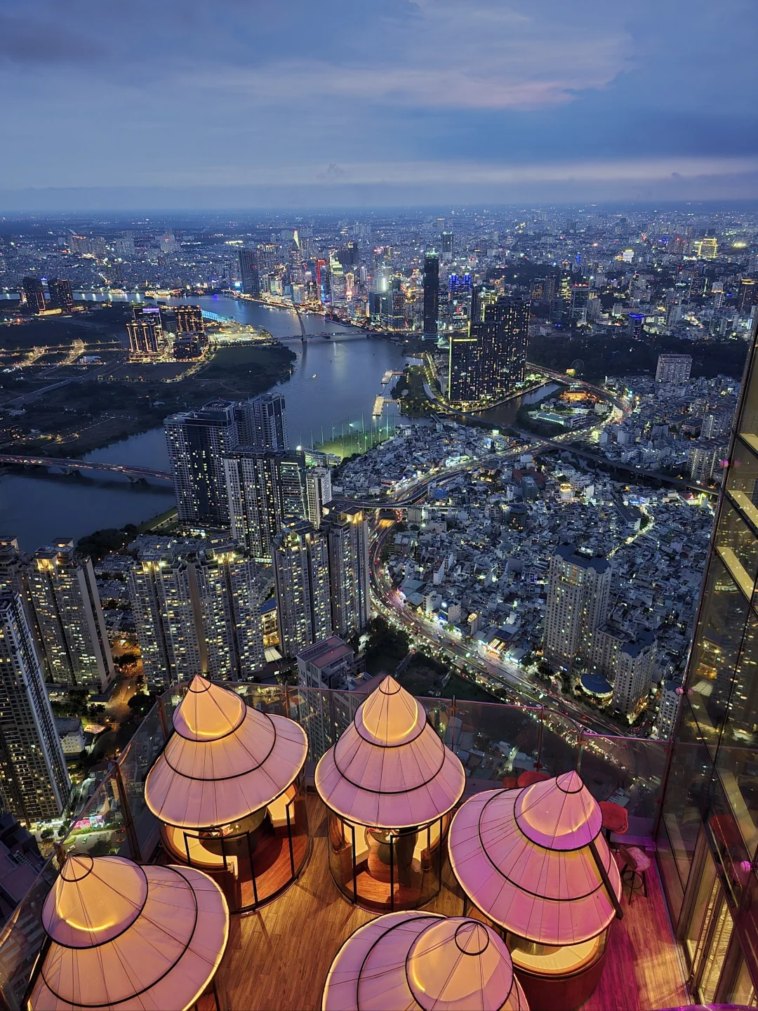 Ho Chi Minh-Check in at Landmark 81, a new landmark in Ho Chi Minh City, Vietnam