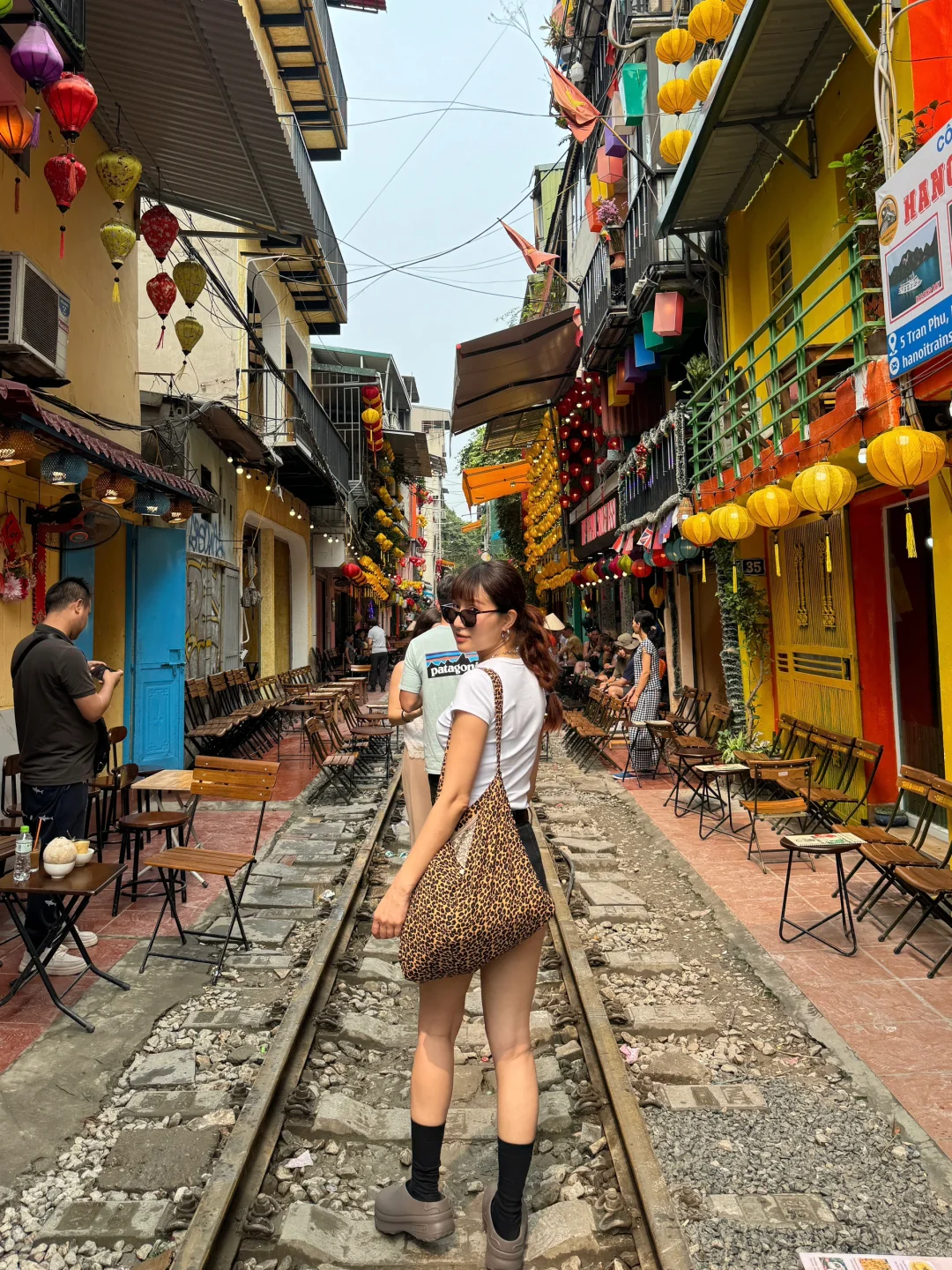 Hanoi-🚂Check-in at Hanoi Train Street in Vietnam✌🏼 (with train timetable)