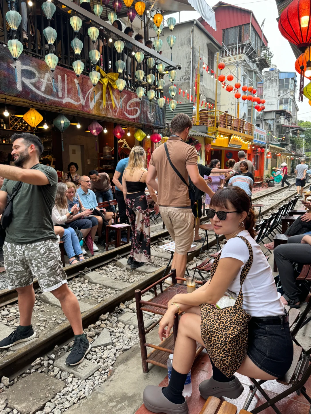 Hanoi-🚂Check-in at Hanoi Train Street in Vietnam✌🏼 (with train timetable)