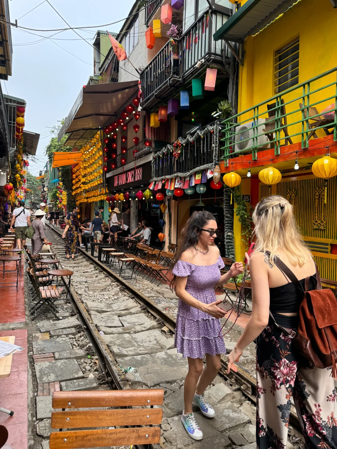 Hanoi-🚂Check-in at Hanoi Train Street in Vietnam✌🏼 (with train timetable)