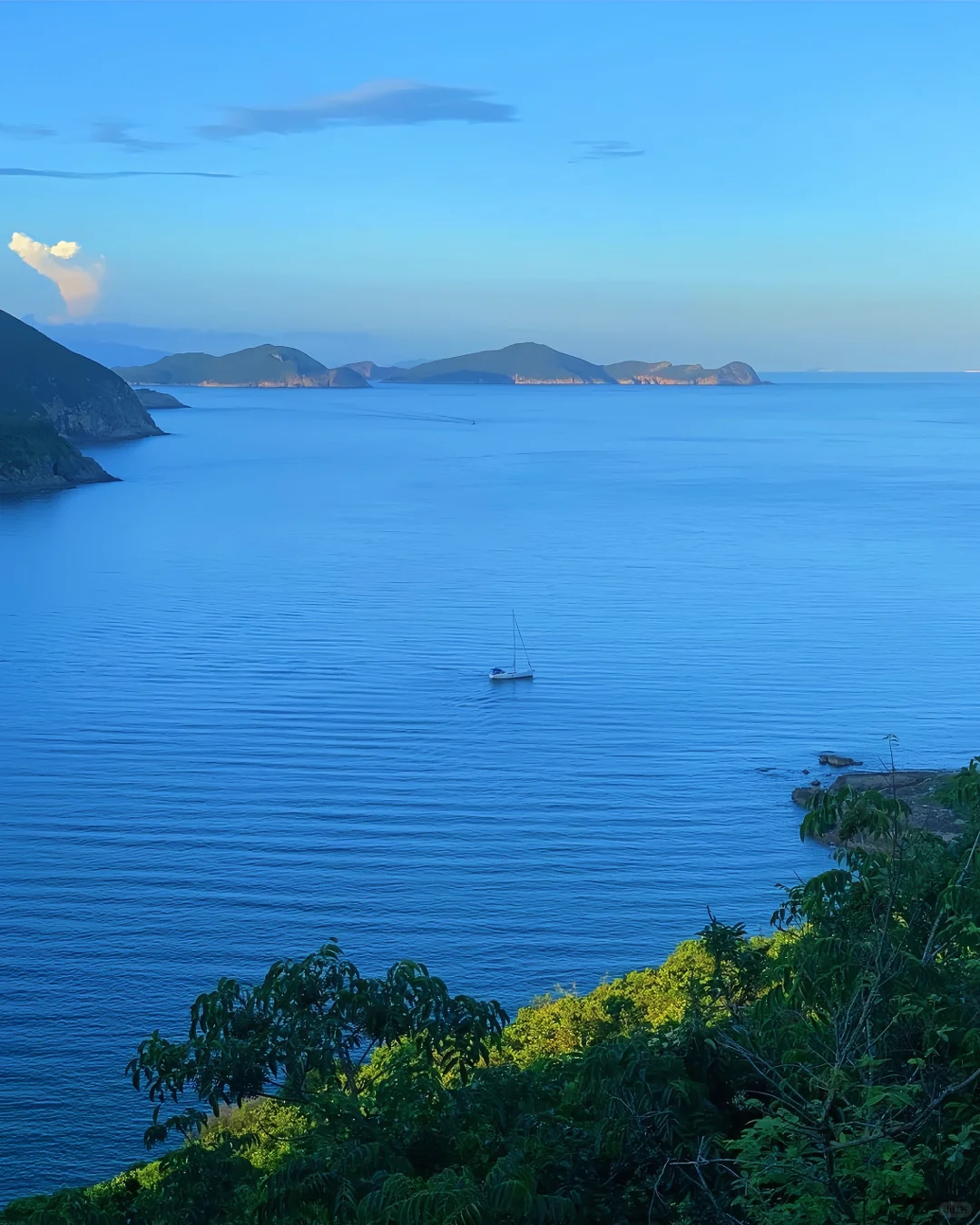 Hong kong-Hong Kong's romance is half about the sea, a place for spiritual healing