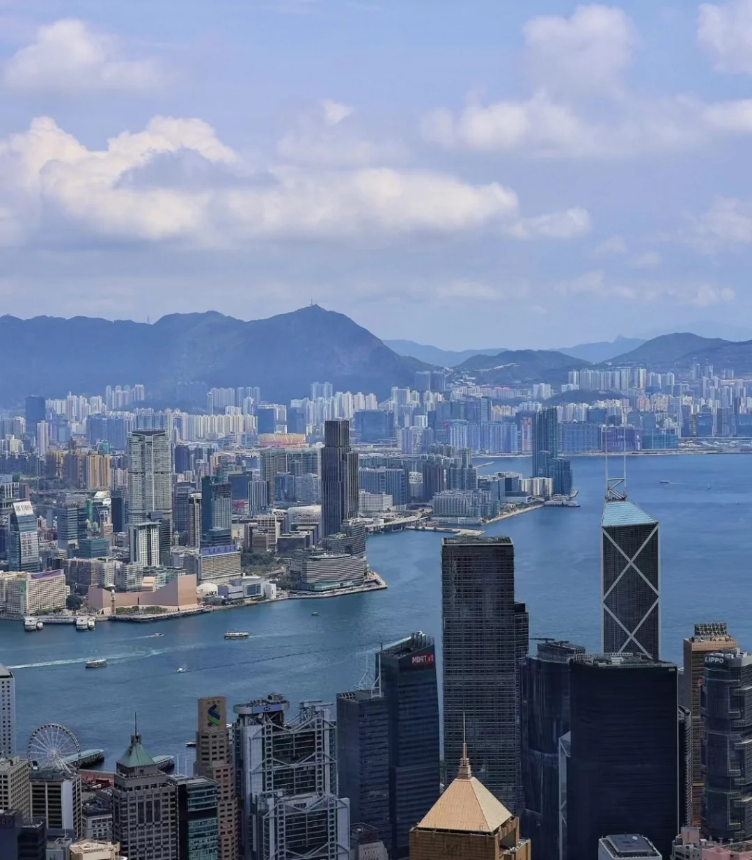 Hong kong-Travel in Hong Kong. Take the Victoria Peak Cable Car🚠 and see the Sky Terrace