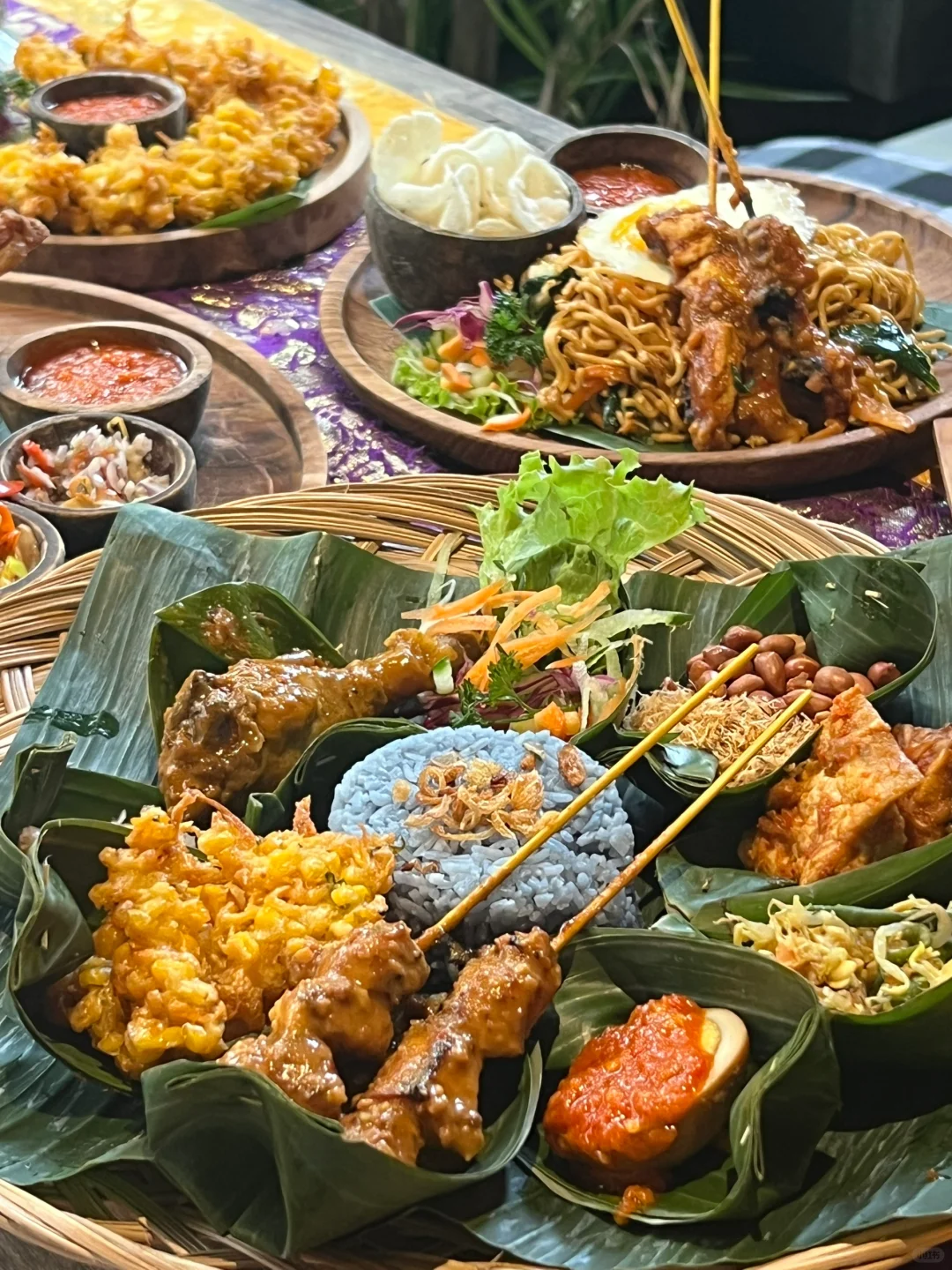 Bali-Sunsunwarung and Naughty Nuri's, two must-try restaurants in Bali