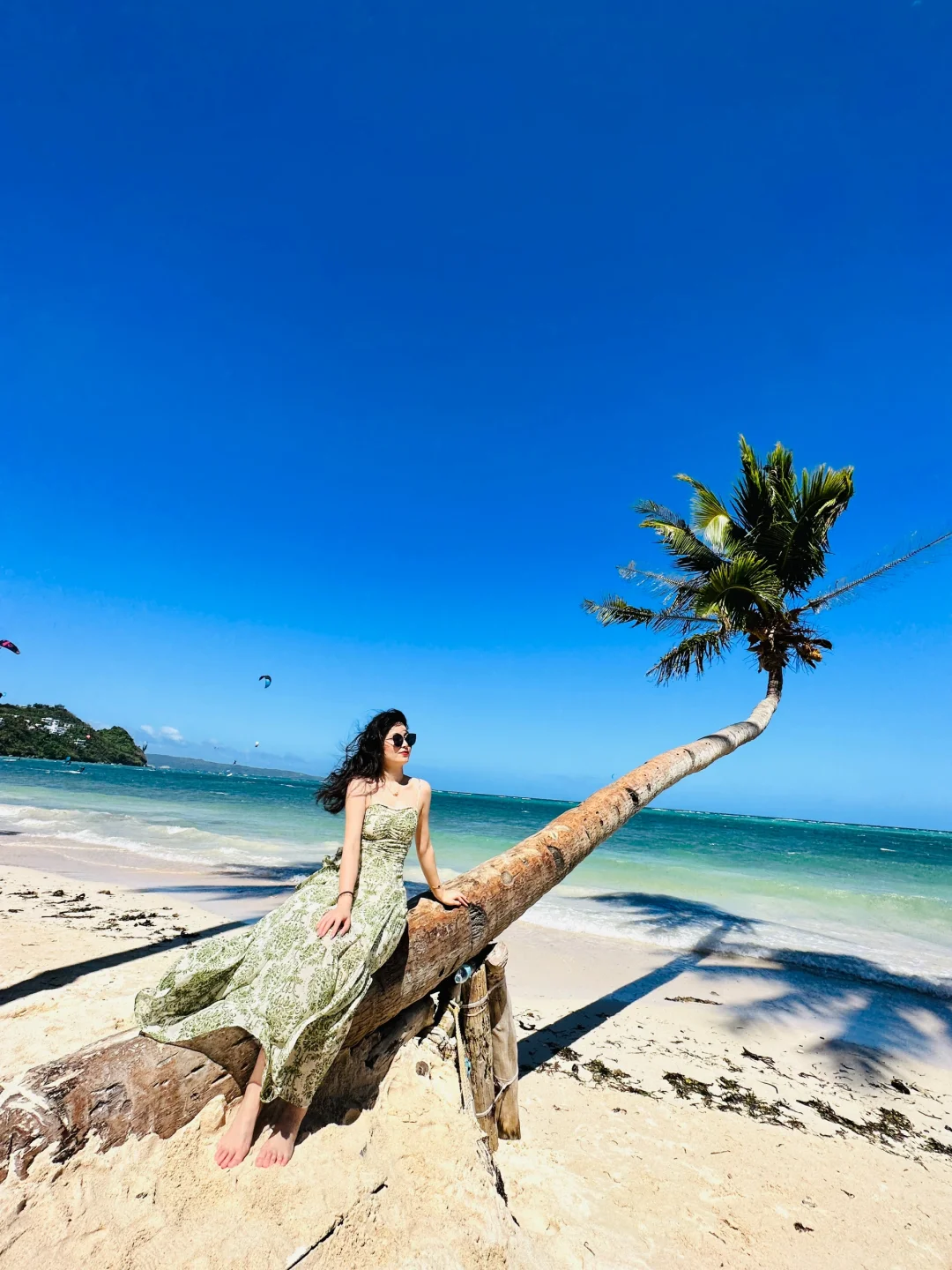 Boracay-Diniwid Beach in Boracay, the most transparent water in the Philippines