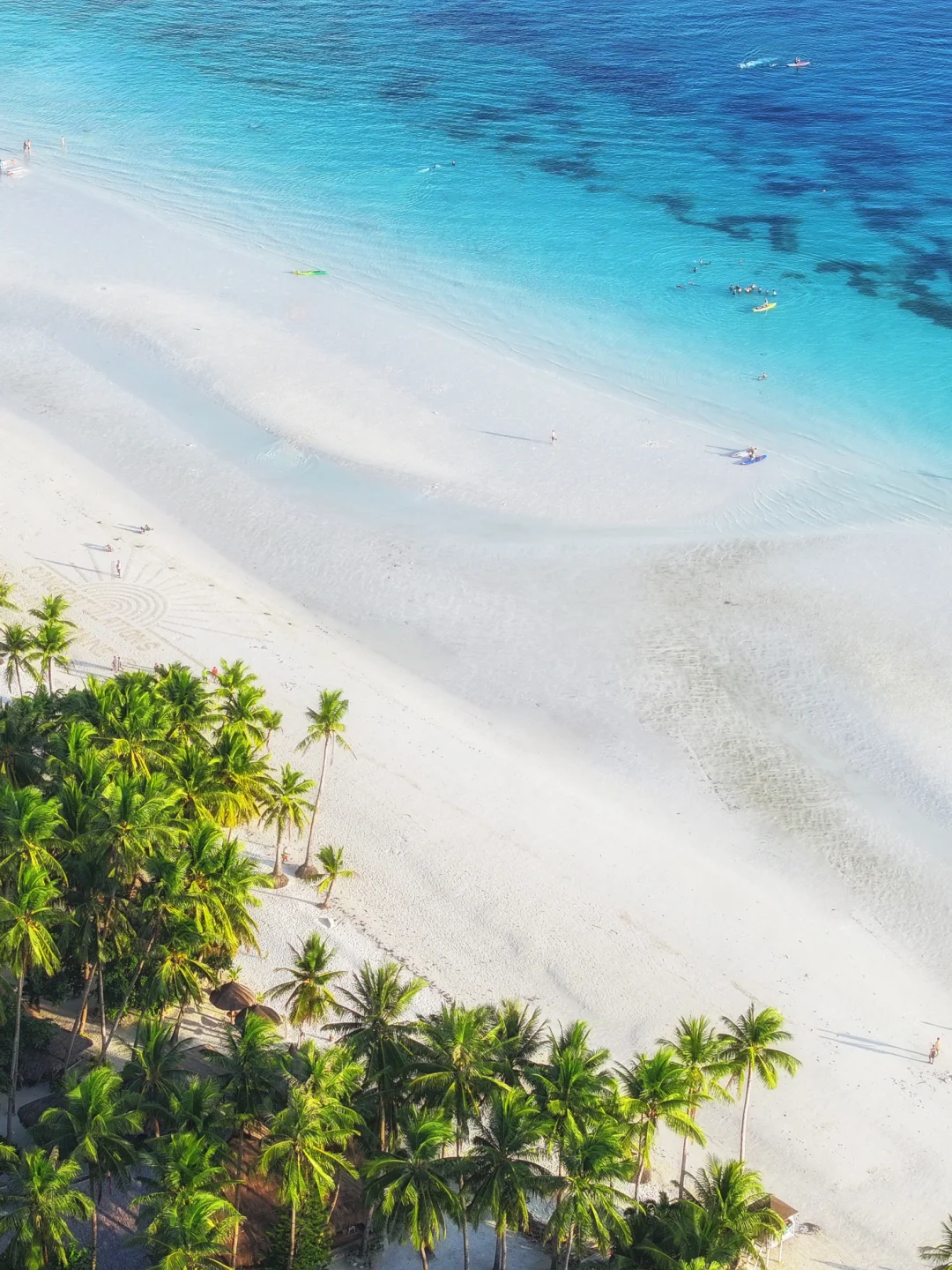 Boracay-National Geographic didn’t lie to me. 🏝️The beauty of Boracay took my breath away.