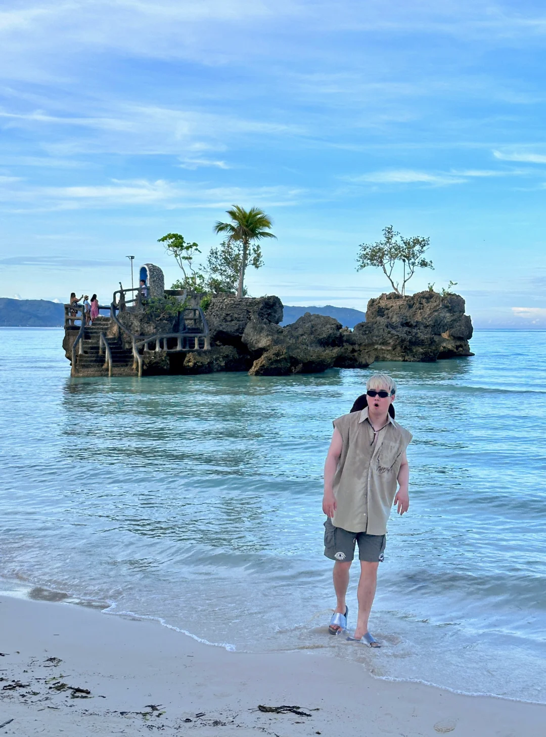 Boracay-Boracay Tuk Tuk Tour for 3 hours around the island🛺, hotel booking 2000 pesos charter