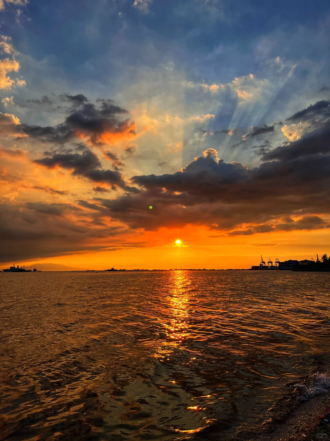 Manila/Luzon-Manila Baywalk Dolomite Beach, beautiful sea sunset scenery