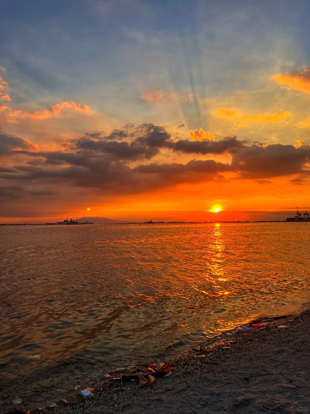 Manila/Luzon-Manila Baywalk Dolomite Beach, beautiful sea sunset scenery